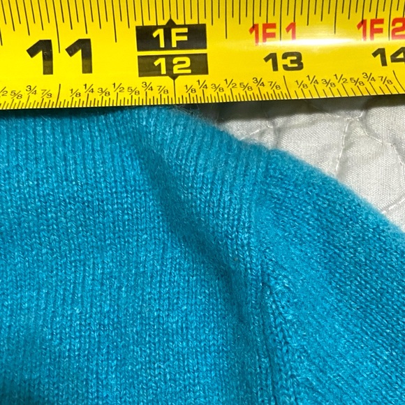 Old Navy cashmere Teal Women's Crew Neck Sweater - Picture 5 of 7